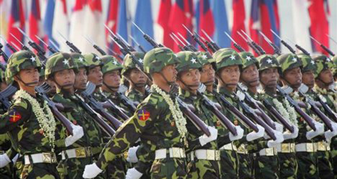 Myanmar Militär : Myanmar: "Das Militär kann nicht verlieren" | ZEIT